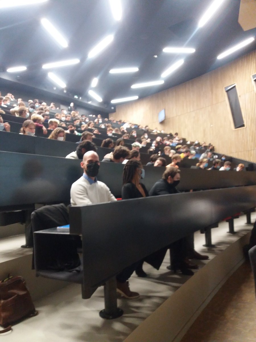 Soirée Creativ' Esprit d'entreprendre à <a href="/CentraleMars/">Centrale Marseille</a> ; merci à <a href="/KSIecm/">KSI</a> , à <a href="/PepiteProvence/">PÉPITE Provence</a> , à la semaine <a href="/BpifranceCrea/">Bpifrance Création</a> . Bel amphi pour écouter et questionner  <a href="/HErepmoc/">Helen EREPMOC</a> <a href="/clementallard3/">clement allard</a> et <a href="/Hugo_Chague/">Hugo C</a> qui témoignent de leur aventure entrepreneuriale. Merci à eux !