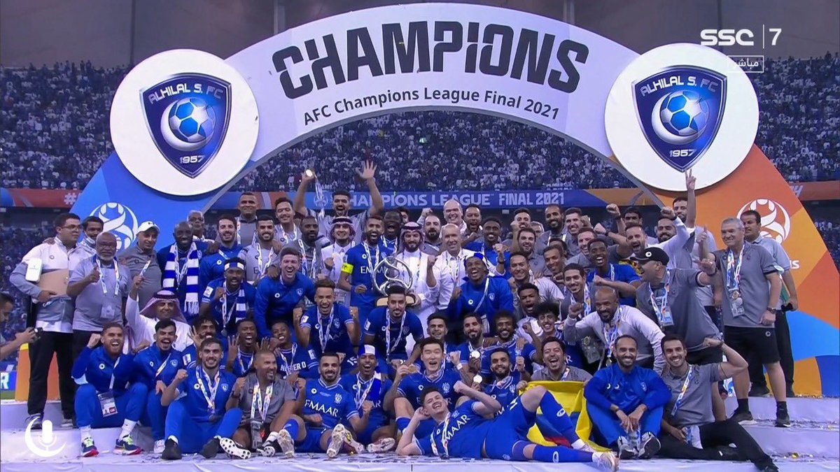u7ilv's tweet photo. لأنك هلالي هامتك في السما فوق
وتكتب على هذا الزمان الهلالي💙.
 #النهايي_الاسيوي
#كبير_اسيا https://t.co/71aoNY36Pw
