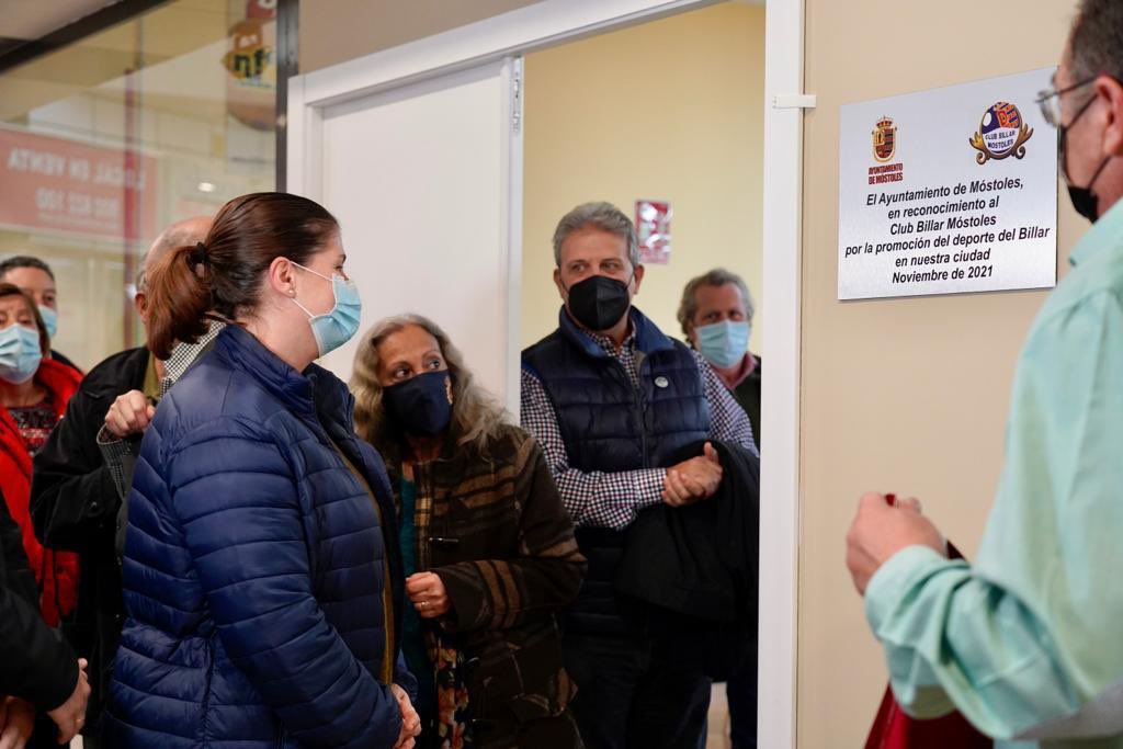 AytoMostoles's tweet photo. El Club de #Billar de #Móstoles tiene una nueva sede en la que seguirán formando a grandes campeones. Hoy la hemos inaugurado. Por primera vez, el Ayuntamiento de Móstoles ha firmado un convenio para impulsar la creación de una escuela de esta disciplina deportiva en el municipio https://t.co/ucgQo34Ke4