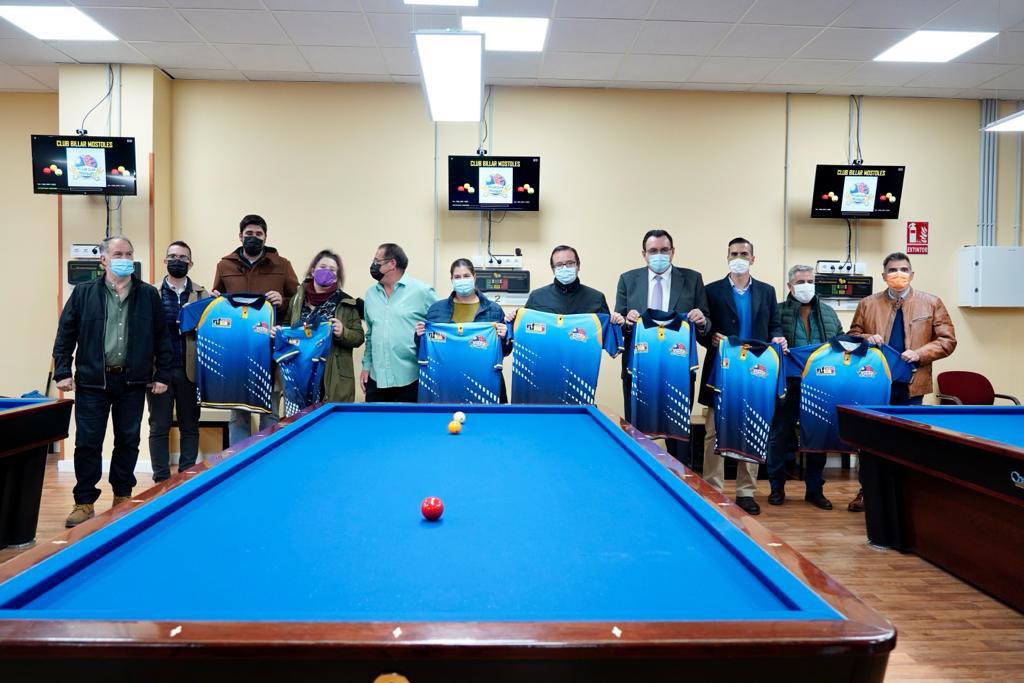 AytoMostoles's tweet photo. El Club de #Billar de #Móstoles tiene una nueva sede en la que seguirán formando a grandes campeones. Hoy la hemos inaugurado. Por primera vez, el Ayuntamiento de Móstoles ha firmado un convenio para impulsar la creación de una escuela de esta disciplina deportiva en el municipio https://t.co/ucgQo34Ke4