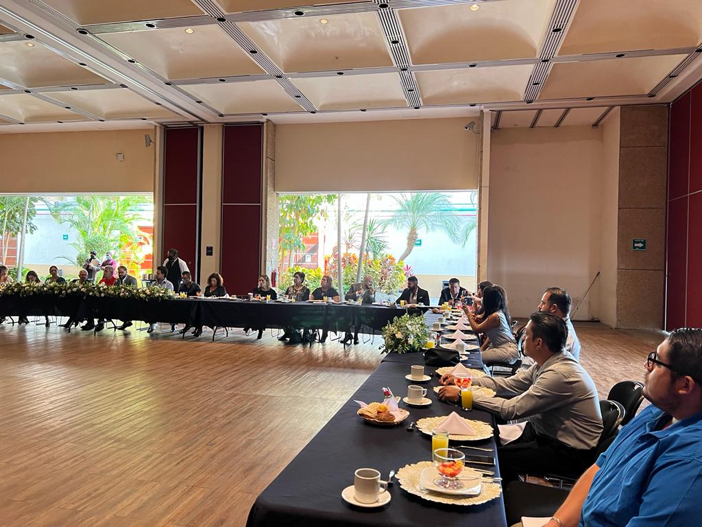 JavierPorrasV's tweet photo. El sector Empresarial unido, fortalece la economía del estado #Morelos @a_sanchezpuron @ivanelicor @Luis_RodriguezJ @adiemsp @CCE_MORELOS @CANACINTRA_MOR https://t.co/jRiZj41YZE
