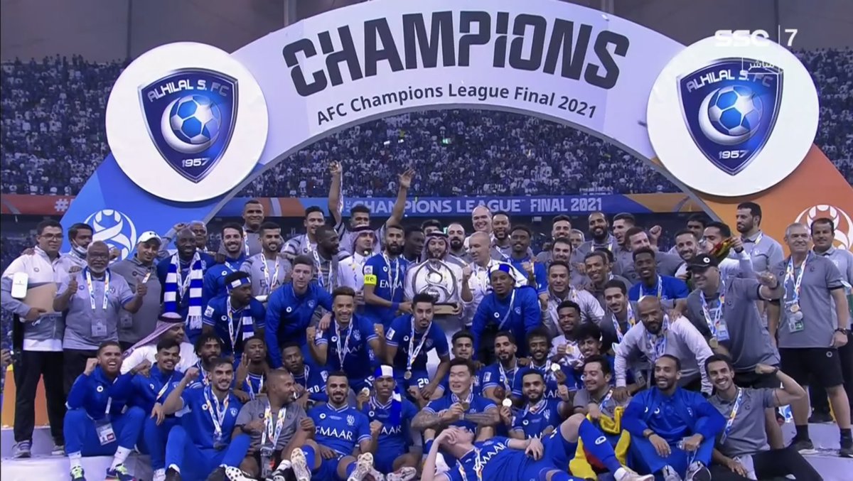 Chaouali1970's tweet photo. مبروك الآسيوية يا #الهلال 🏆
الجمهور أكثر من راااائع 🔥👏🏻 https://t.co/IWHrhWDYJG