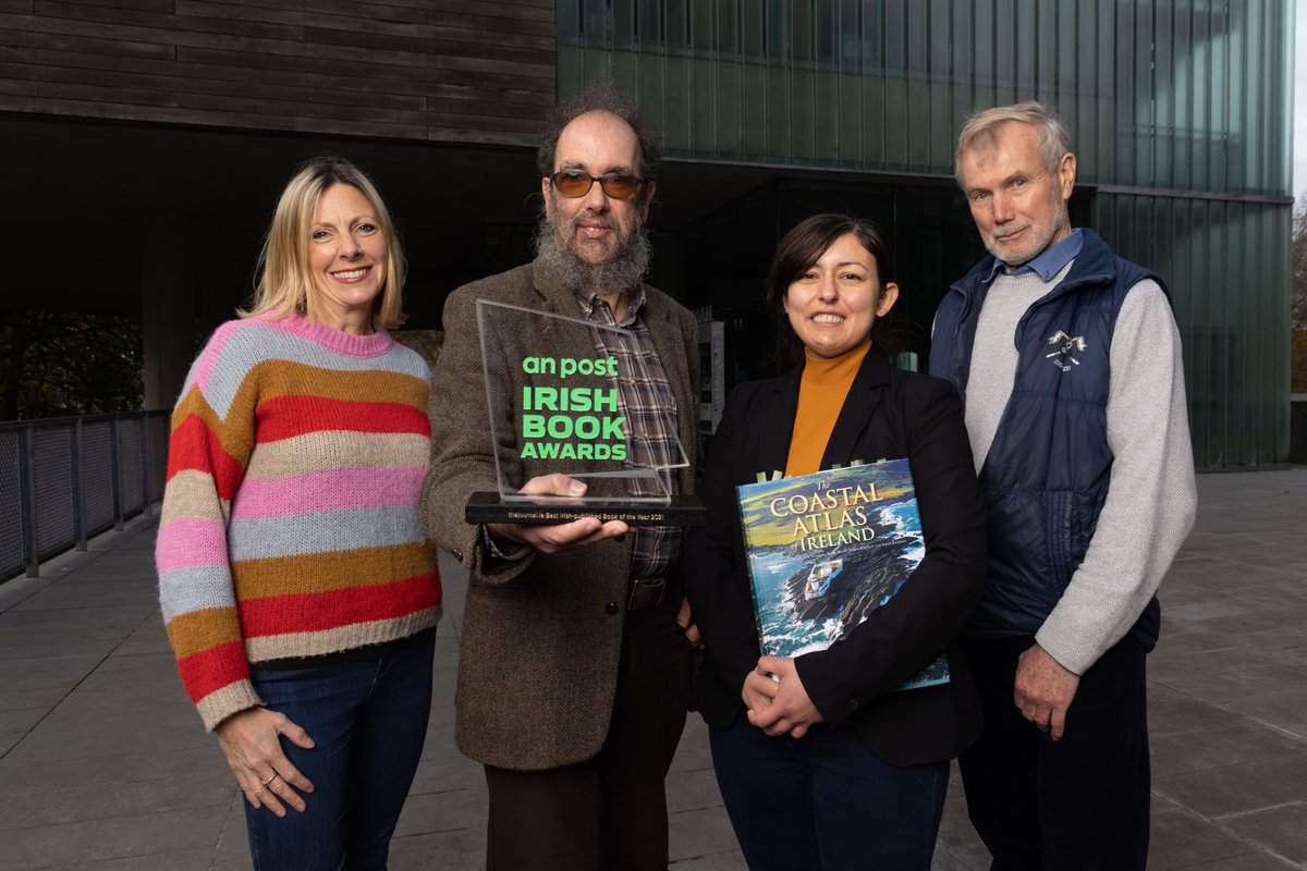 Congratulations to #RobertDevoy #ValCummins #BarryBrunt #DariusBartlett and #SarahKandrot on winning Best Irish-Published Book of the Year for their book, The Coastal Atlas of Ireland 🌎🌊 

Sponsored by <a href="/thejournal_ie/">TheJournal.ie</a> #ReadersWanted #APIBAS