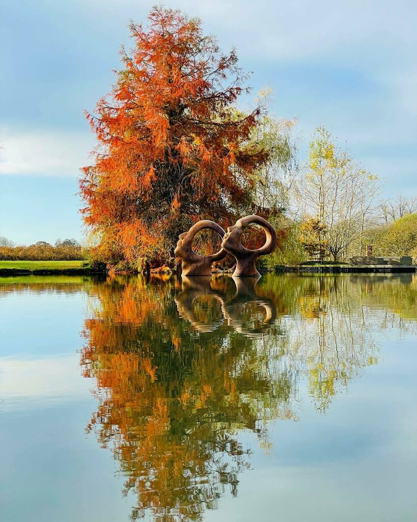 fpixphoto's tweet photo. A wonderful morning spent @sculpturebythelakes in Dorset. 

My favourite piece - “Search for Enlightenment” by Simon Gudgeon 

#sculpturebythelakes #simongudgeon #autumn #lake #dorset https://t.co/EOL2a7vSXE https://t.co/RtyJLJtmmu