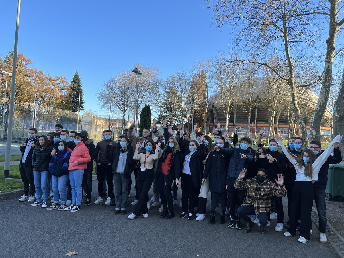 limogescsp's tweet photo. 🏆 Challenge J’innoveenvrai 
En partenariat avec l’Association Limousiné des Challenges, les étudiants ont pu plancher sur la problématique du club qui était : « Comment rendre Beaublanc plus éco-citoyen et éco-responsable les soirs de match ? ». https://t.co/fKStb0lhbD