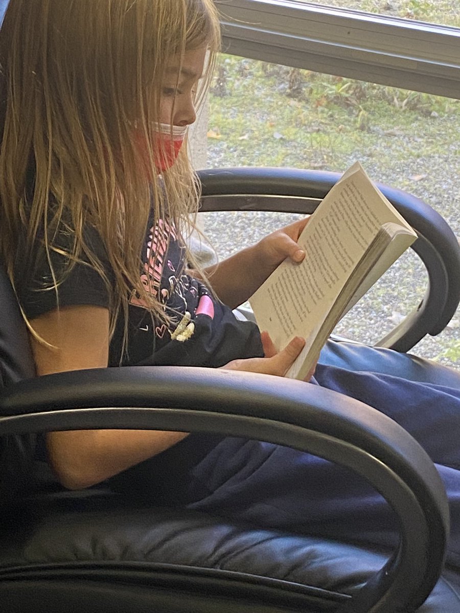 WBEteacher's tweet photo. School-wide Reading Celebration!@WoodbrookCCS @WBEteacher https://t.co/q5qa5ybHNS