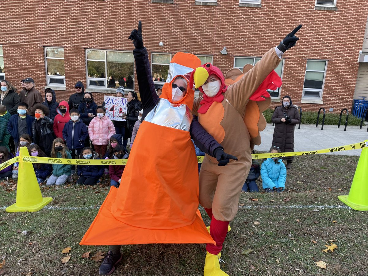 RT <a target='_blank' href='http://twitter.com/APS_ATS'>@APS_ATS</a>: The Turkey Bowl has begun! 🦃 are you rooting for 4th grade or 5th?! <a target='_blank' href='https://t.co/JMO1ik2EEG'>https://t.co/JMO1ik2EEG</a>