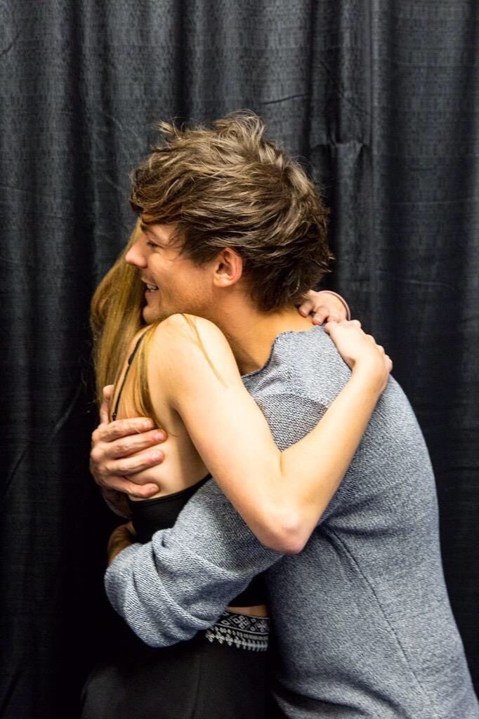 copyofmalik_'s tweet photo. ⓘ this user needs a hug from Louis Tomlinson https://t.co/X5rrS099Fu
