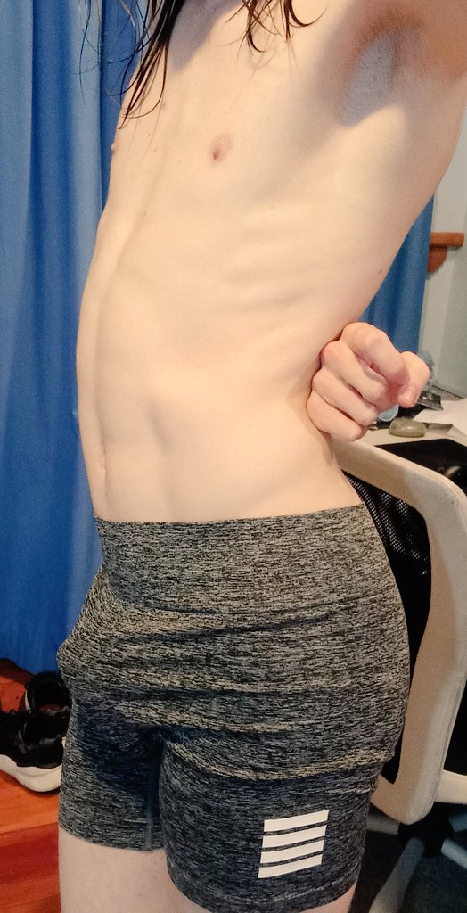 TwoTuii's tweet photo. Some booty n' bulge m'dear #femboy lovers🧐 https://t.co/p5o2sEKqhF