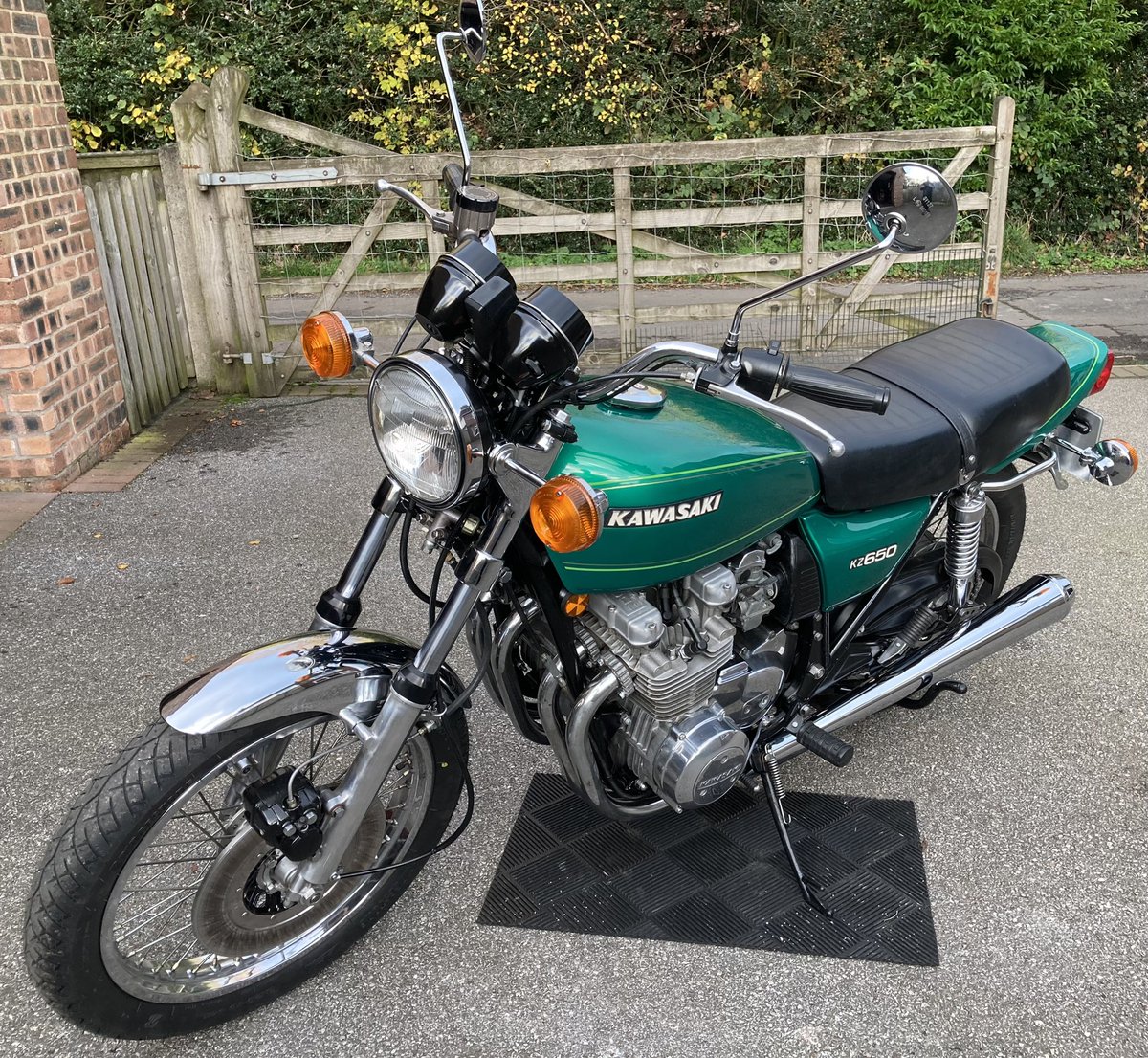copie1966's tweet photo. Latest restoration onto the next one, it’s big brother 1975 Z900 https://t.co/wkhg6fklAl