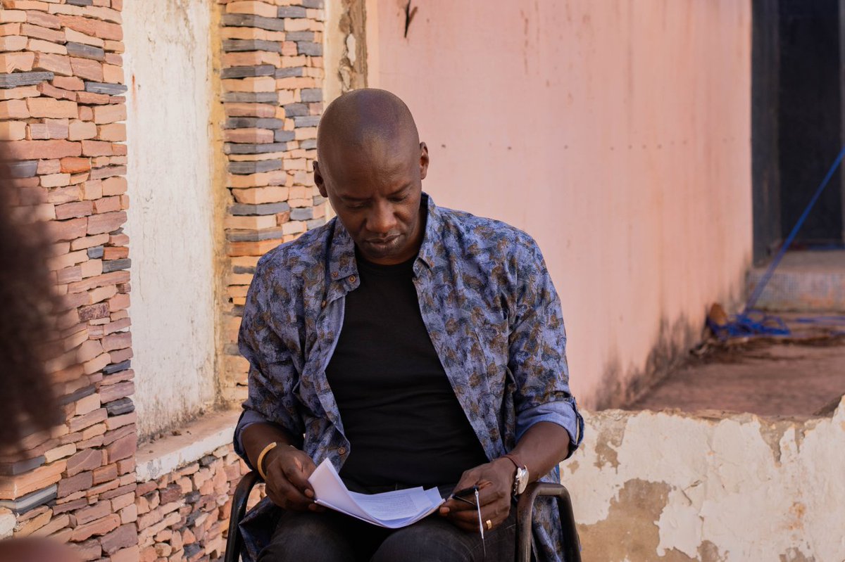 LesPraticables's tweet photo. #LesPraticables21
@DorcyRugamba et son équipe sont dans la place. Le mythique tempo résonnera de nouveau.
Restons connectés !!!
Festival in process...
#lespraticables https://t.co/w17I8HfFBw