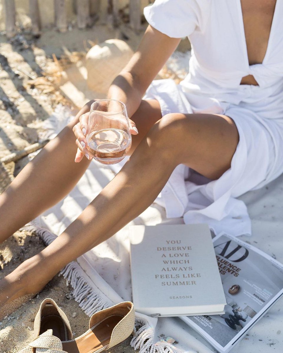 sttropezhouse's tweet photo. You deserve a winter that feels like #summer ... and that's almost possible in the #SouthOfFrance. But, if you're not here with us why not book for summer 2020 and start dreaming of summer today 💭 https://t.co/UZ4RPdhULD

photo via @maisonmirabeau https://t.co/Qm85vACxt6