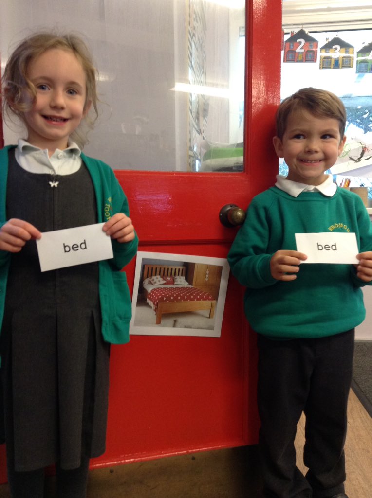 BroughPrimary's tweet photo. EYFS- Wow! Brilliant blending from the children today when practising reading CVC words and hunting for the matching picture in our phonics session π π #funphonics #earlyreadingskills ππ https://t.co/i65sTCg6jH