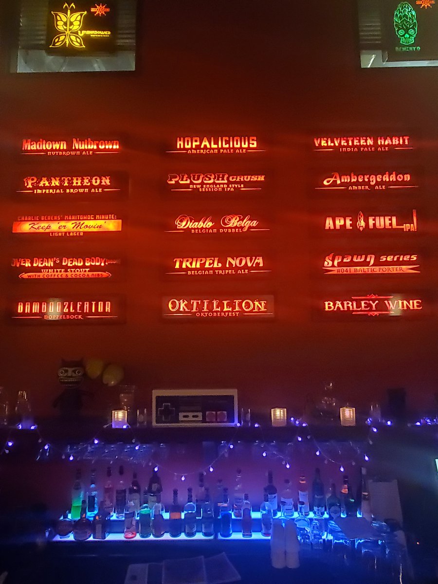 Need to get your #DrinksGiving beer(s) on before chaos ensues? We're open 3-7pm on Wednesday for bar service and beer carryout 6-packs starting at $6! Your reason to grab a bar stool found here: untappd.com/v/ale-asylum/1…