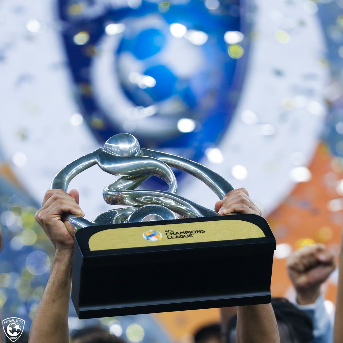 Alhilal_EN's tweet photo. 📸 The Glory is always Blue 💙🏆
#AlHilal 🔹
#AlHilal8Asia 🔝 https://t.co/NVT2GDeJ50