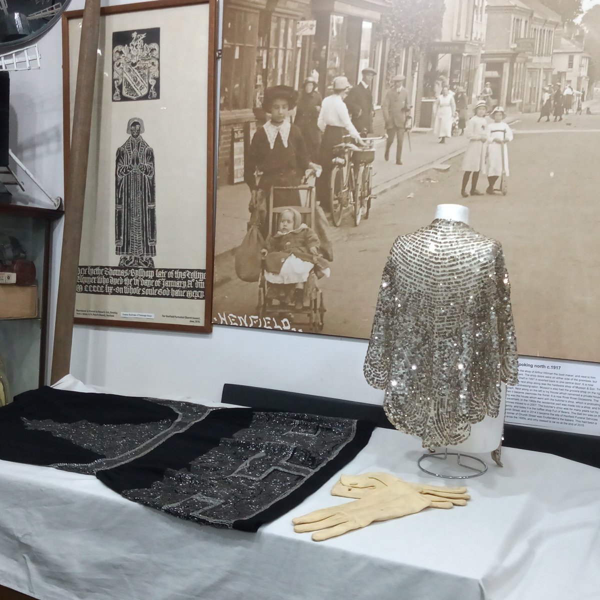 ladyscribe2's tweet photo. Gave my first in house museum talk today since the before times. A bit of sparkle went down very well.
@henfieldmuseum https://t.co/7kU6WbafFd