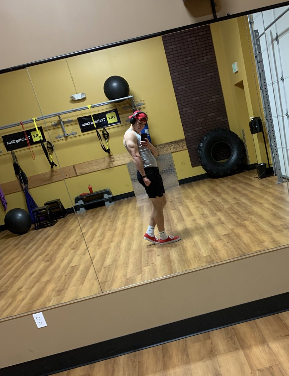 KhalilGrinds's tweet photo. Aspire, then inspire. ๐๐ฝโโ๏ธ
#fitness #gymbro #dontcheatme
@T3MPORARYY @AnytimeFitness https://t.co/NdyNsH3C3E