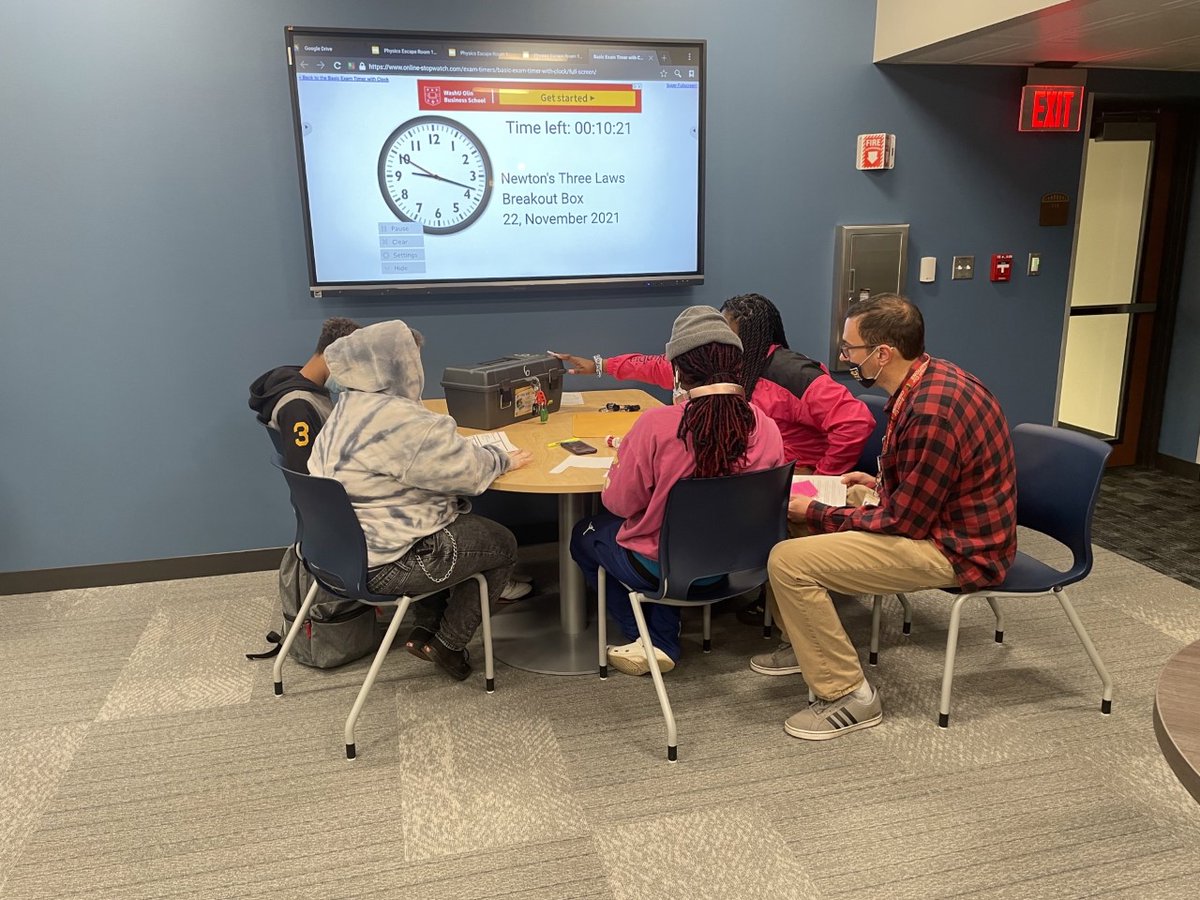 JTCentralLib's tweet image. Thank you Mr. Mandarino&apos;s physics classes for completing our Newton&apos;s Laws Breakout! Students successfully cracked the physics codes and earned some sweet treats. Have a great Thanksgiving! 
💛💙🔒🎉📚🦃