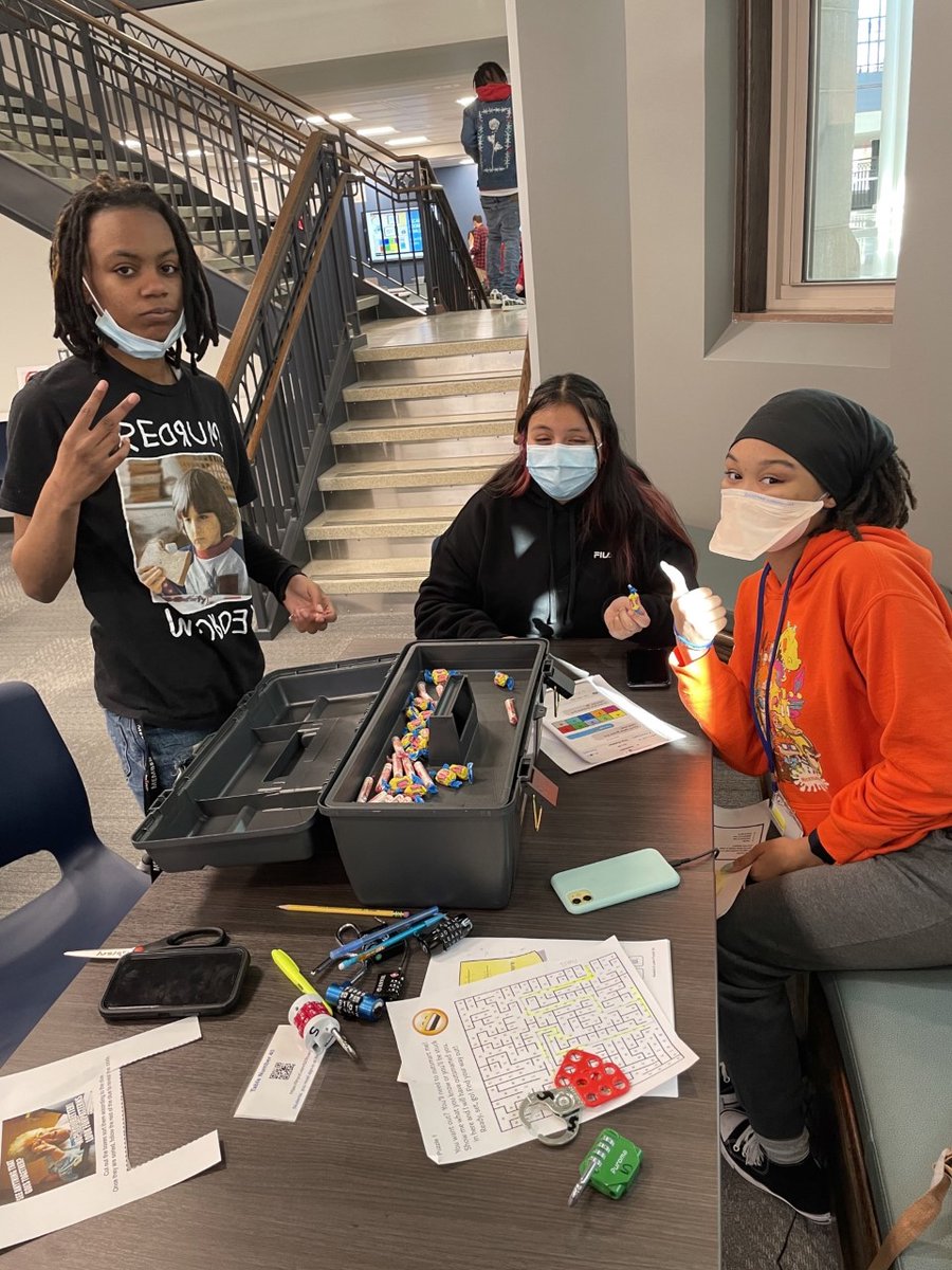 JTCentralLib's tweet image. Thank you Mr. Mandarino&apos;s physics classes for completing our Newton&apos;s Laws Breakout! Students successfully cracked the physics codes and earned some sweet treats. Have a great Thanksgiving! 
💛💙🔒🎉📚🦃