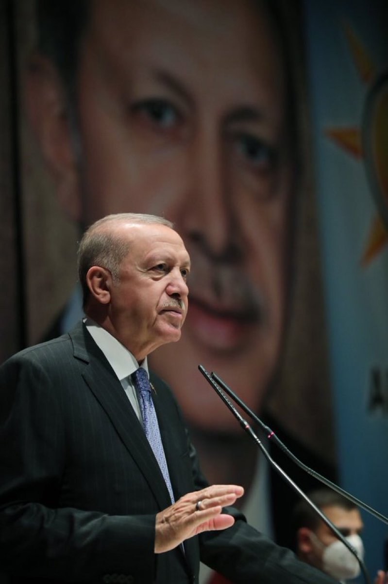 Vazgeçmeyeceğiz uğruna ömrünü verdiğin bu yolda senin yanında yürümekten asla asla asla VAZGEÇMEYECEĞİZ