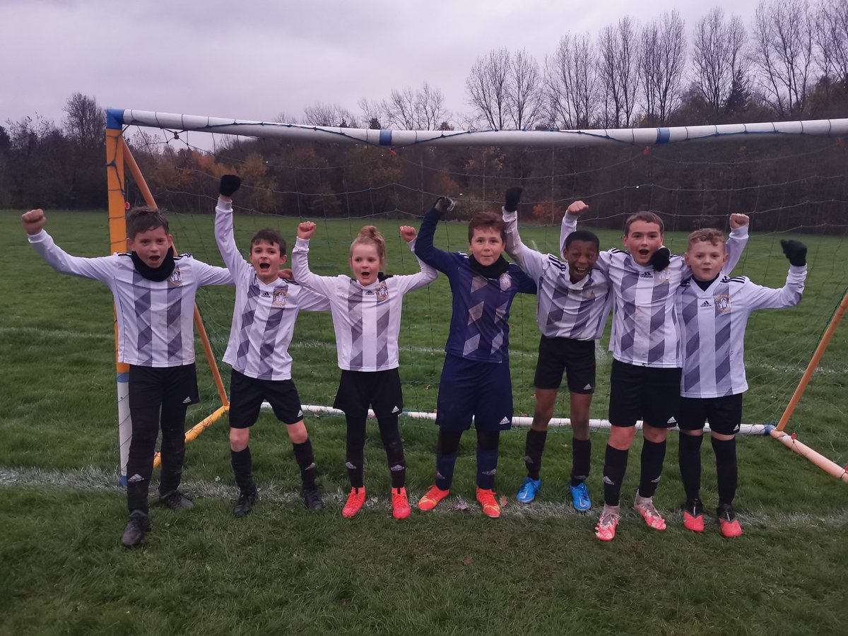 OldParkPrimary's tweet photo. A great day of football for team Old Park ⚽👏 Year 4 girls won 2-1 this afternoon in their group game. The year 5/6 team won 7-1 and now into the quarter finals 🔥 https://t.co/sI2NYHNjZ0