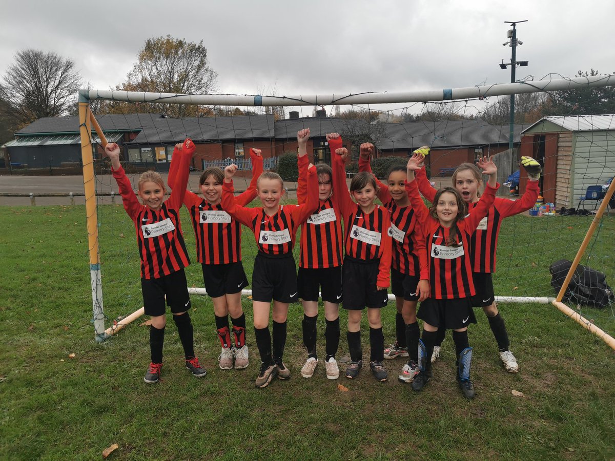OldParkPrimary's tweet photo. A great day of football for team Old Park ⚽👏 Year 4 girls won 2-1 this afternoon in their group game. The year 5/6 team won 7-1 and now into the quarter finals 🔥 https://t.co/sI2NYHNjZ0