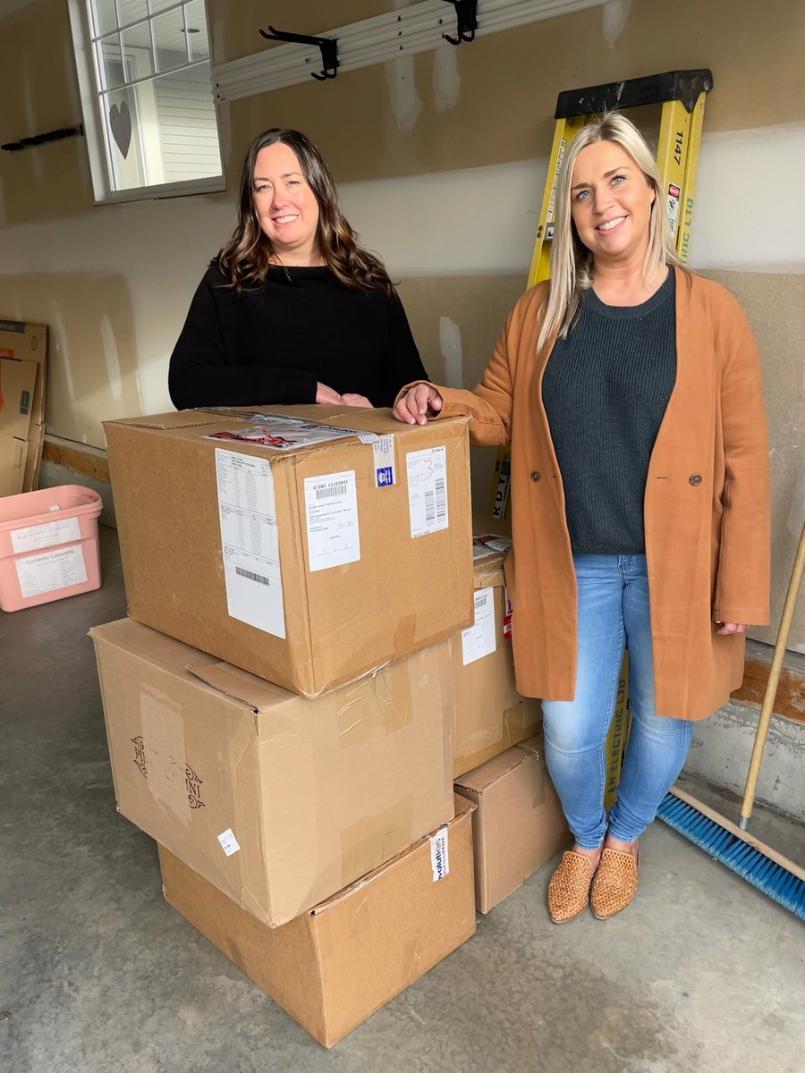 Yesterday we received a beyond generous donation of FIVE boxes of brand new ladies clothing from Shannon at Dirt Road Pretty, a boutique in Stettler. This will help so many Mamas in our community this Christmas and through the year. 🤍