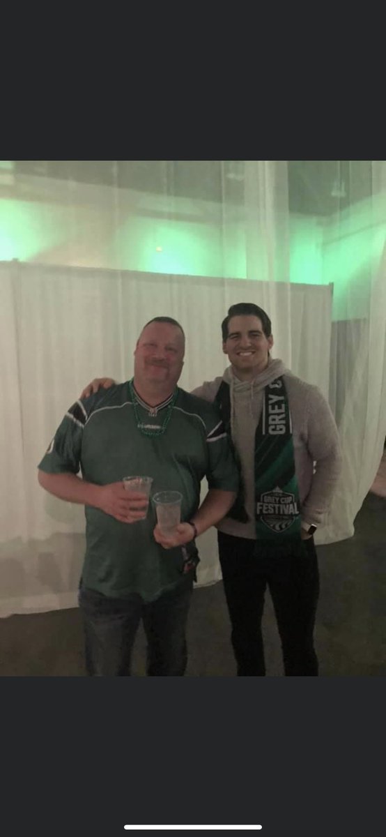 Just popped up in my history, meeting <a href="/CodyFajardo17/">Cody Fajardo</a> at Greycup 2019. Didn’t realize how big he is. #ridernation