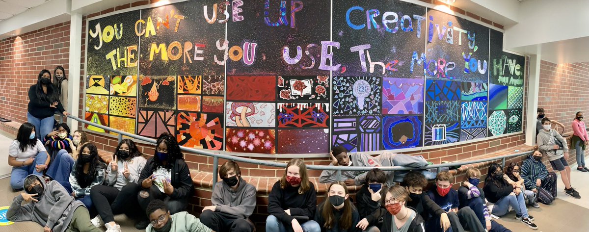 Art_with_MsG's tweet image. Our Advanced 8th grade class finished up their mural this week outside of the Learning Commons! #TeamKidsFirst #CreativityatCarroll #MiddleSchoolArt