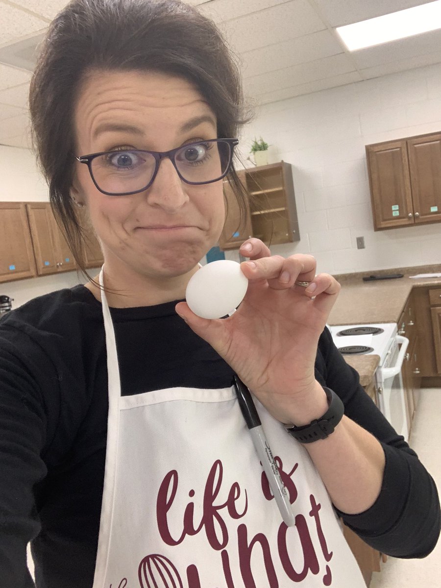 mrsgallesfcs's tweet image. 25 pies in two, 1.5 hour chunks. It started calm and ended with me finding a lost egg on the counter. #sayyestofcs #fcstn #almostbreak