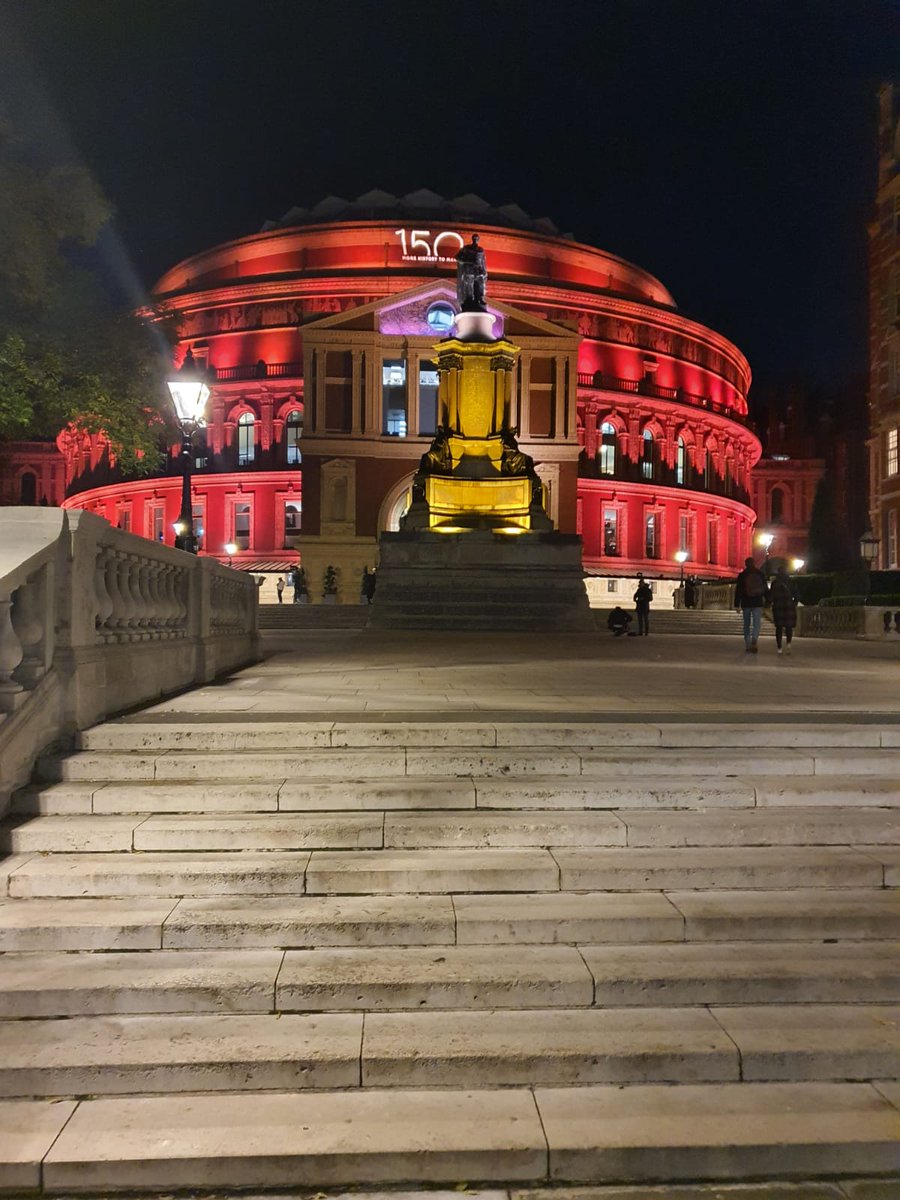 JuliekjamesK's tweet photo. Jon Hopkins Polarity Tour @RoyalAlbertHall . Waited 20 months for this, but I just know it will have been worth it. #ReadyToRave 🙌 https://t.co/RQFbFCerrH