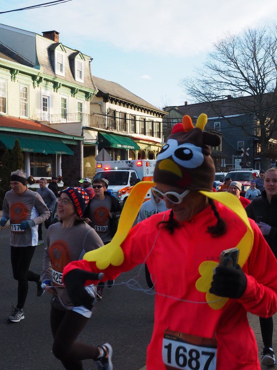 LambertvilleCC's tweet photo. 2 Days Until the River Valley Realty Two Town Turkey Trot! Who else is excited?! 
Thank you @LambertvilleSta for allowing us to use your parking lot.  The race starts and ends in that lot. There is parking there too. https://t.co/ptFCwIpeBs