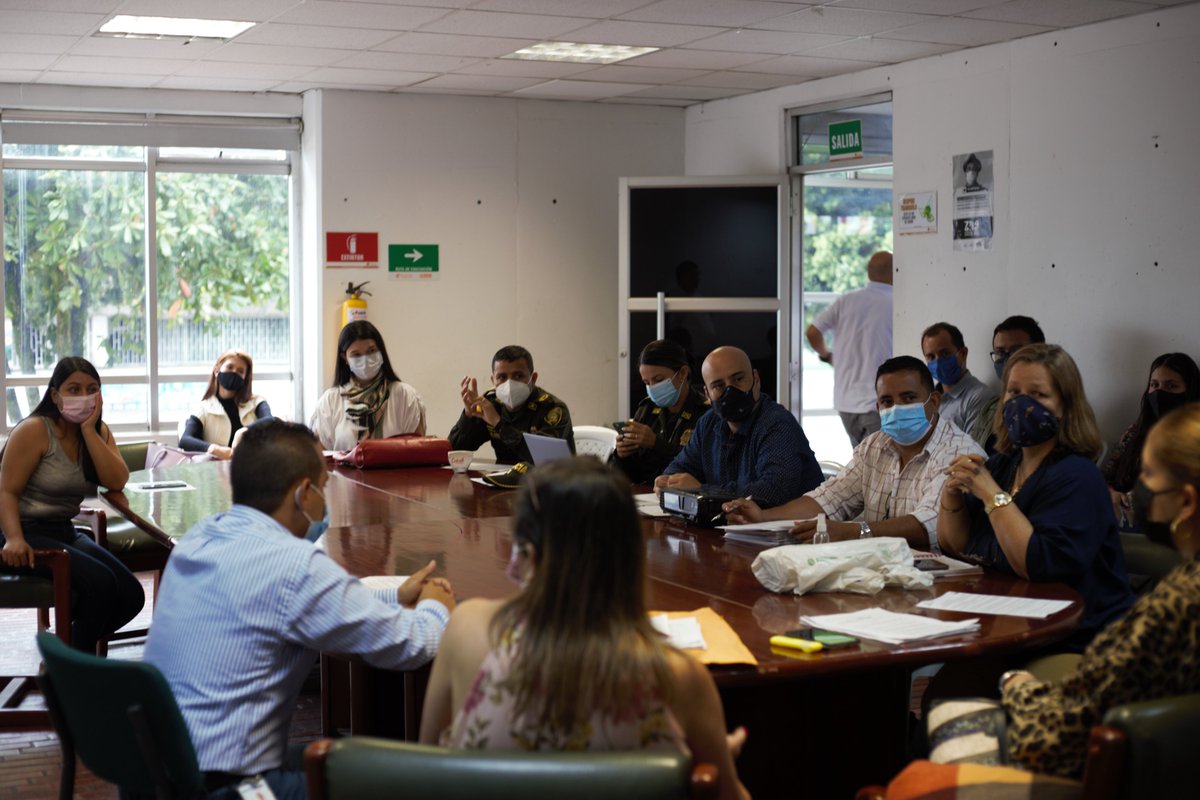 PersoArmen's tweet photo. Como agencia del Ministerio Público, la Personería Municipal estuvo presente en el Comité Seguimiento Electoral, Consejo Municipal de Juventud y Consulta Popular del Partido Polo, vigilando que el proceso se realice de manera transparente.
#Personeríapresente #Armenia #Personería https://t.co/V0YRFcs2Aa