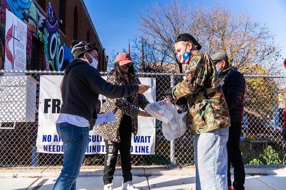 ShortyTorresMMA's tweet photo. Thank you so much to everyone who donated to the @teamshortyfound because we were able to donate $20 ($3000 in total!!!) to 150 families. That’s possibly 600 people we all were able to feed for Thanksgiving! That’s is just amazing and I couldn’t of done it without all of you 🥲🙏🏻 https://t.co/vFpkxIH6in