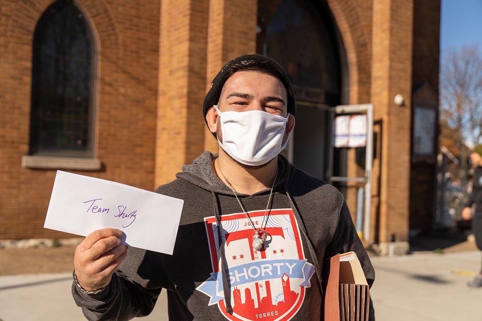 ShortyTorresMMA's tweet photo. Thank you so much to everyone who donated to the @teamshortyfound because we were able to donate $20 ($3000 in total!!!) to 150 families. That’s possibly 600 people we all were able to feed for Thanksgiving! That’s is just amazing and I couldn’t of done it without all of you 🥲🙏🏻 https://t.co/vFpkxIH6in