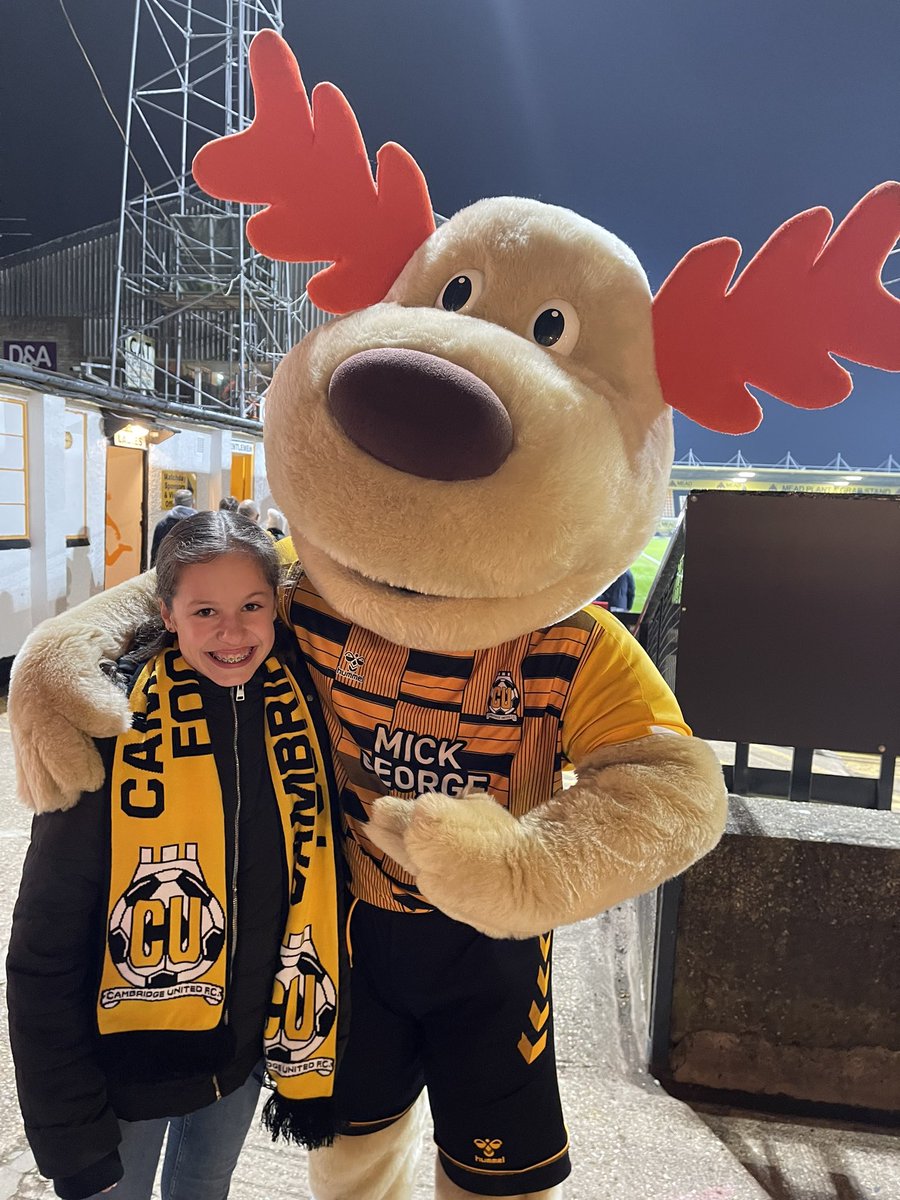 praggio18's tweet photo. @CambridgeUtdFC Come on you Uuuuusssssss!!!!! #yellows #cufc https://t.co/S3kjDymCza