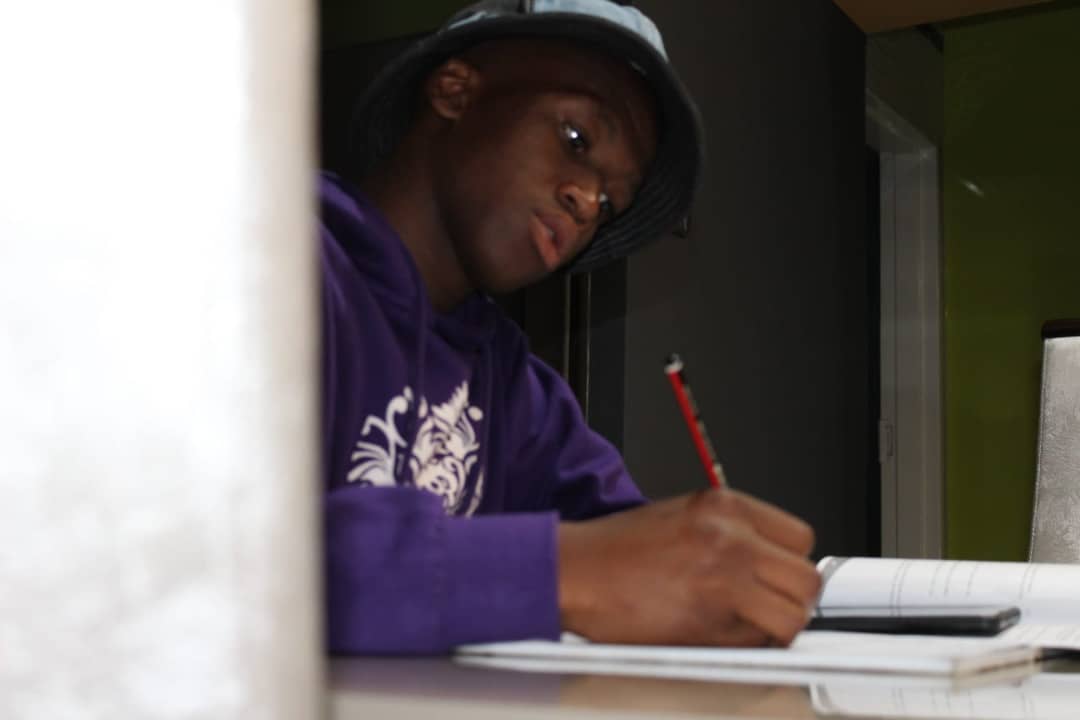 KayClothingBF's tweet photo. #KASILAM a mini series created by Directed by @KHUMBULANII_M
Cameraman : @LeratoMbodi 
Sound : Nkosana Xaba
PROD : @yeshua_marsii
👕👕 : @KayClothingBF https://t.co/Cvprvl0JHF