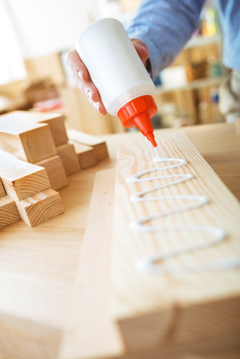 _TIMBERMART's tweet photo. Did you know that glue is one of the most versatile items you can find in your toolbox? 🧰

For more information on the things you can accomplish with glue, visit: https://t.co/LKL8oRpg99

#TIMBERMART #TIMBERMARTCanada #DIY https://t.co/P4wkPI2NKG