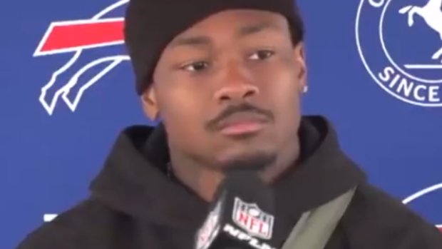 This is awesome. ❤️

Stefon Diggs absolutely nails it with this answer about the importance of mental wellbeing.

MORE @ bardown.com/1.1725281