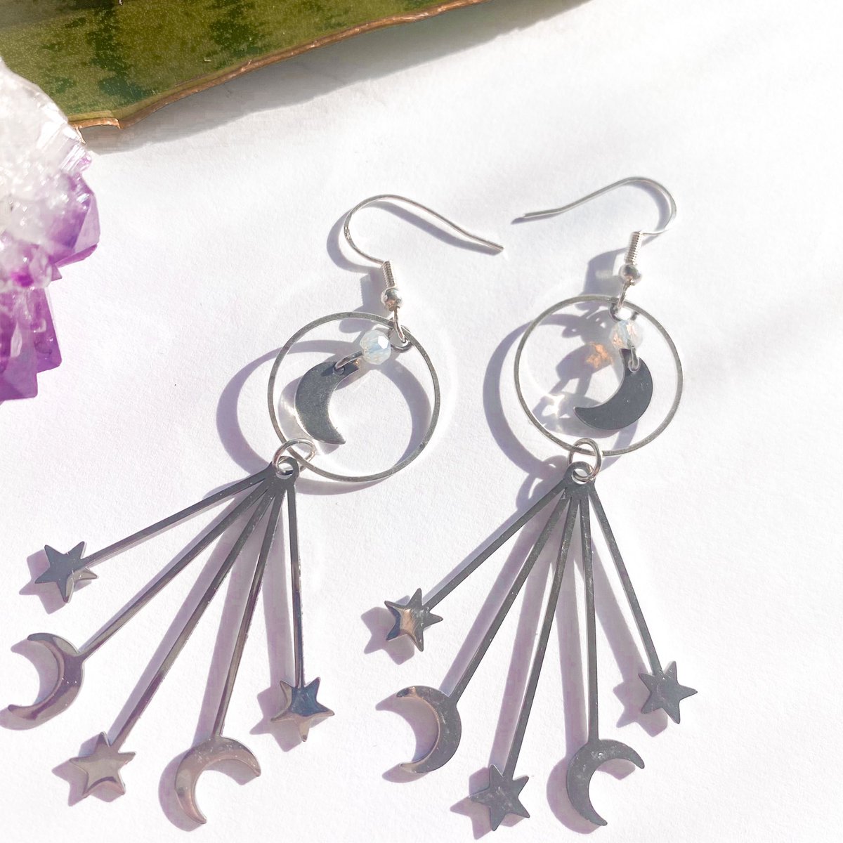 capricrnmoon's tweet photo. first order of the day gets a free pair of surprise earrings 🌜🕊 https://t.co/TFdegfEuR3 https://t.co/mgsntx2rq7