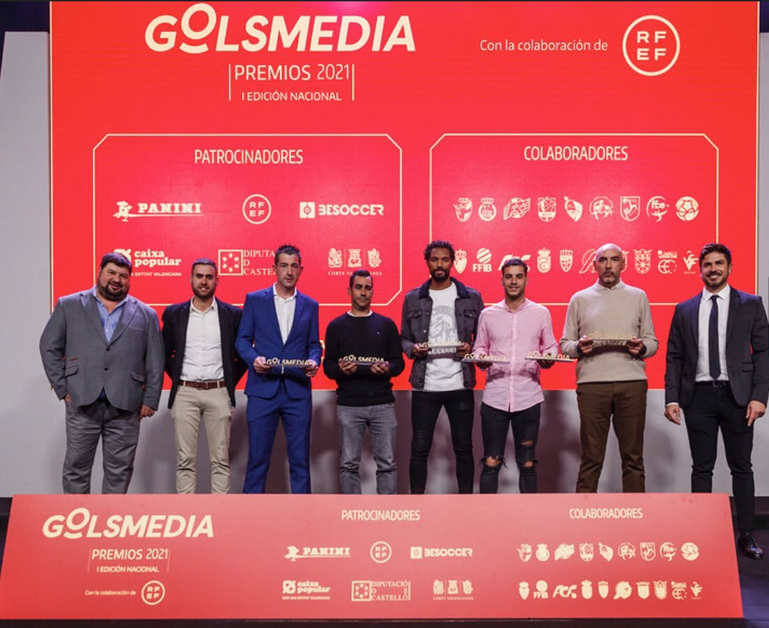 JaviRamirez8's tweet photo. 😉 Día especial , contento de entregar los premios @GolsmediaNacion @rfef como directivo @FCyLF en representación al fútbol de Castilla y León muy agradecido de que hayan contado conmigo un lugar tan especial como es el corazón del fútbol ❤️#golsmedia #galagolsmedia #futbol https://t.co/i1Wkwn3cSU
