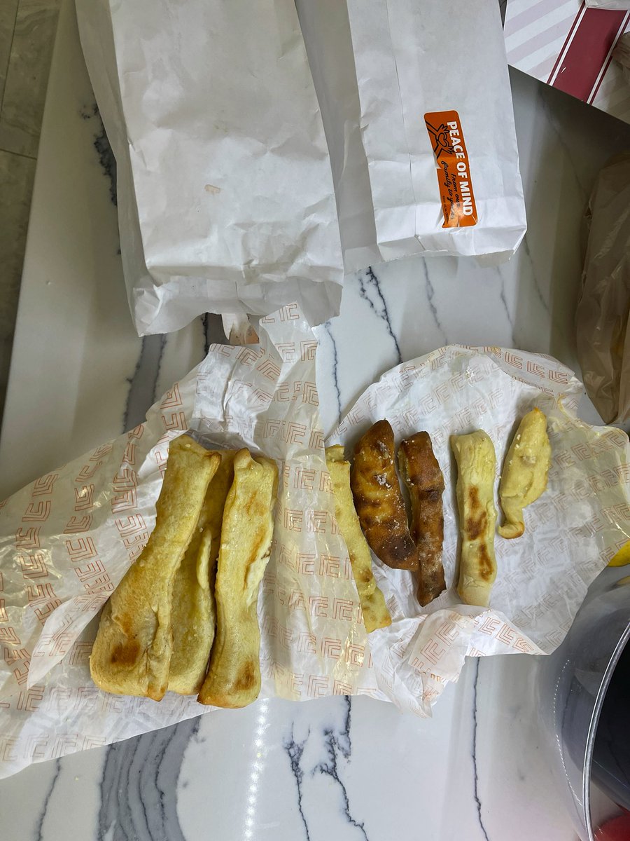 AgentQuality's tweet photo. @littlecaesars #horribleproduct So disappointed in my crazy bread. 3 thumbs down. Looked forward introducing my son to crazy bread and sauce as a treat and this is what the gave us… #crazybread #littleceasars https://t.co/sPmaDEgu7a