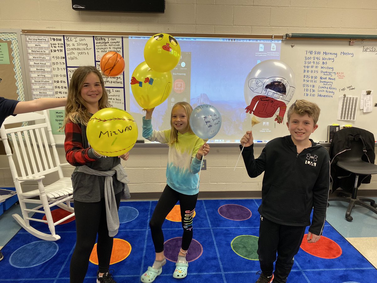 mrscranelmes's tweet photo. After reading Balloons Over Broadway, students created their own Thanksgiving Day Parade balloons! Happy Thanksgiving! @MarinerMates 🎈🦃 https://t.co/MY4BWrOMRg