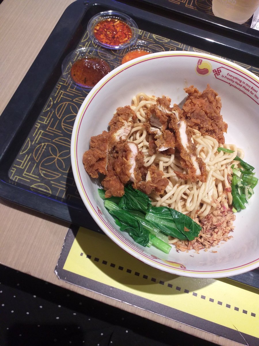 humaiiraa's tweet photo. Kecintaan kuh. Tapi kalo makan ini selalu ga abis karena porsinya banyak https://t.co/wKde6dpUHy