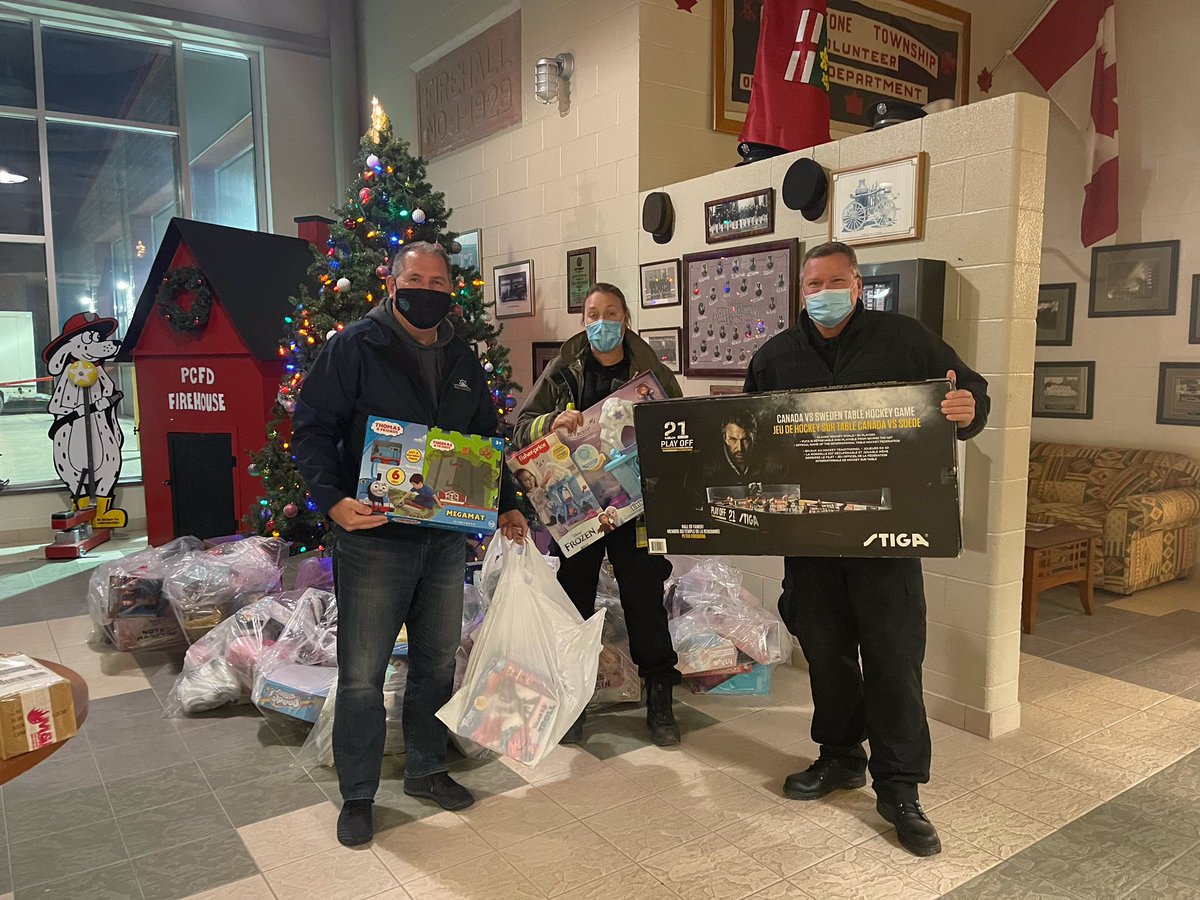 TOY DRIVE 🧸 | Mayor Steele dropped off some toys for the Annual Toy Drive at the Fire hall this evening on behalf of the Steele family, did you? If you missed out don’t worry, you can find our firefighters at the Reversed Lighted Santa Claus Parade Dec. 6th collecting toys!