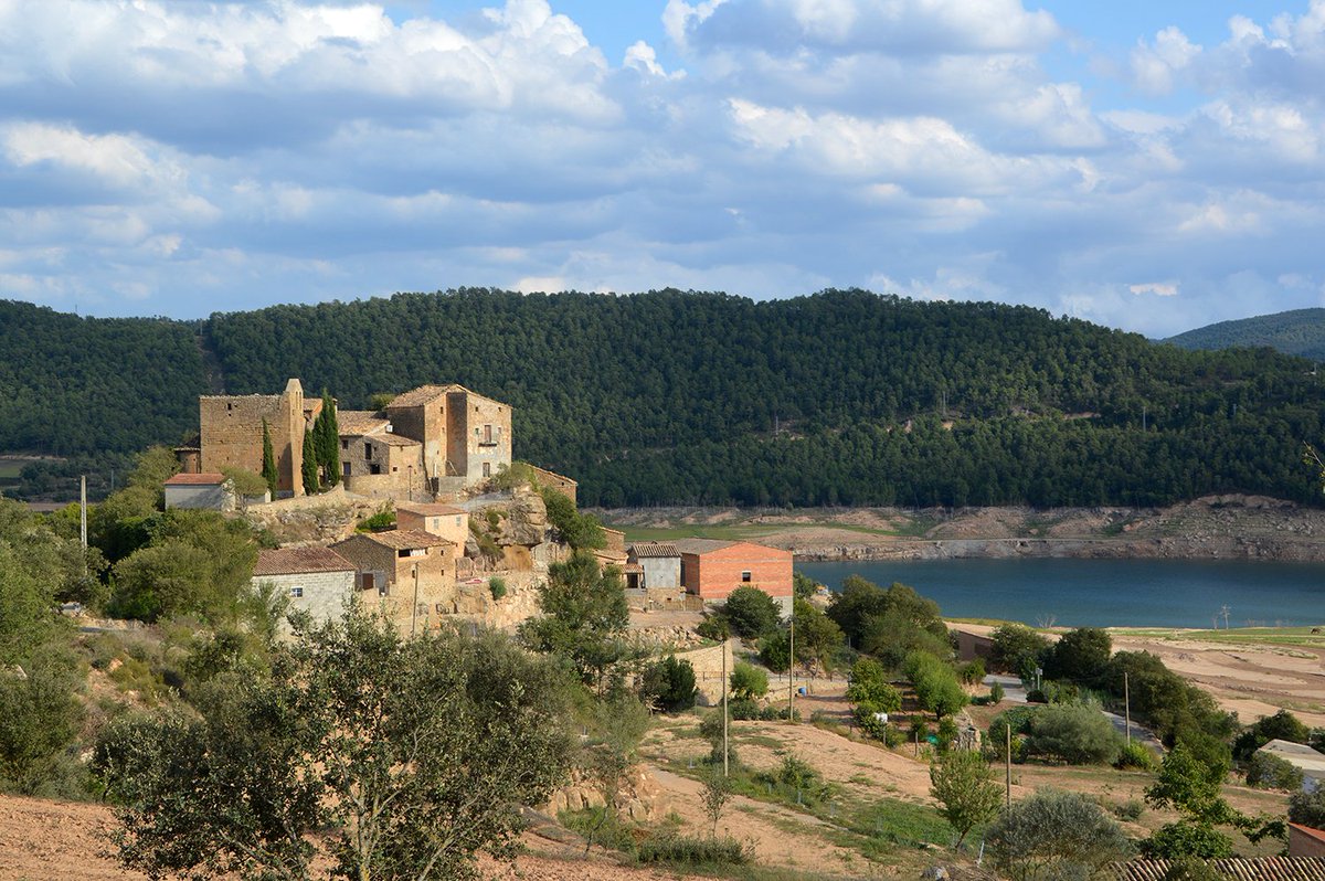 FolchPere's tweet photo. Clua d’Aguilar, Vilaplana ... https://t.co/SDTSriPr7K #laclua #CluadAguilar #Vilaplana #romanic #labaells https://t.co/xLJMokacbW