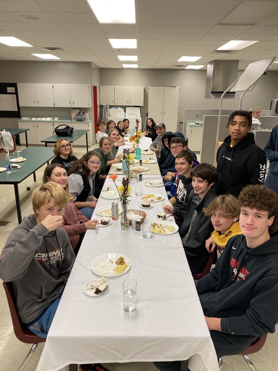 My 7th Hour Foods I family enjoying Thanksgiving!