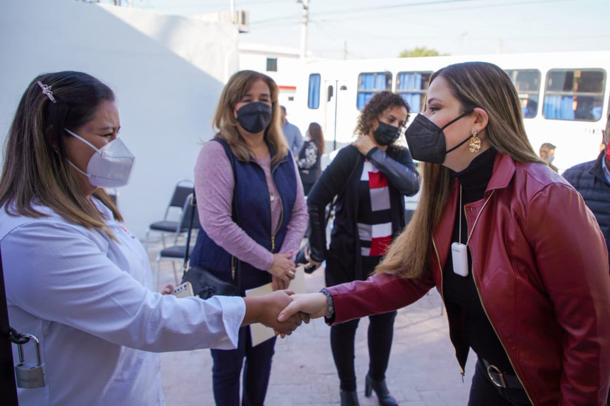 El Alcalde <a href="/chemamorales1/">José María Morales</a> en compañía de su esposa Ana Lucía Cavazos, presidenta honoraria del DIF Ramos Arizpe, dieron arranque a un Centro Comunitario de Atención a la Primera Infancia en la Colonia #BlancaEsthela. Entorno seguro para el aprendizaje temprano.
#RamosEsMás ✅
