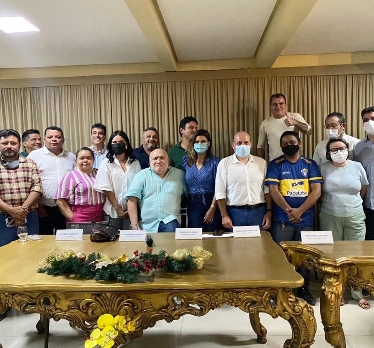 robertoclaudio's tweet photo. 📍Estive nesta noite na querida cidade de #Pacatuba, onde nos reunimos com moradores e lideranças políticas da região para debatermos sobre o futuro do nosso Ceará e do Brasil.
🙏🏼Que a esperança, o amor e a generosidade estejam presente sempre em nossas vidas! Estamos juntos! https://t.co/Xe3qEVktLi