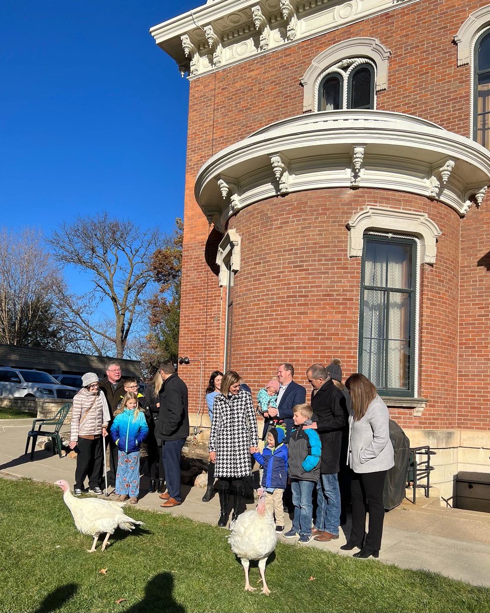 kristin_hurd's tweet photo. I had a great time helping Chef Sharon with the Governor’s Turkey Pardoning today! Squash and Stuffing will celebrate Thanksgiving at their new home, Living History Farms, this year! 
#HappyThanksgiving, little ones! 🦃🤍🦃 #Iowa #GovernorsResidence #TurkeyPardoning https://t.co/x1pzLIggIO